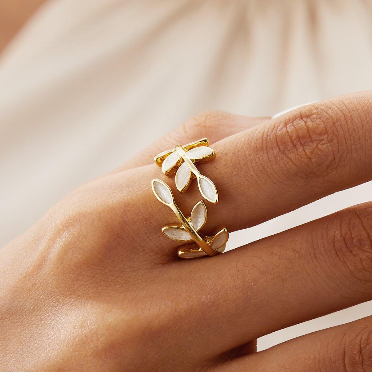 Issabeau™ Justerbar bladverk ring