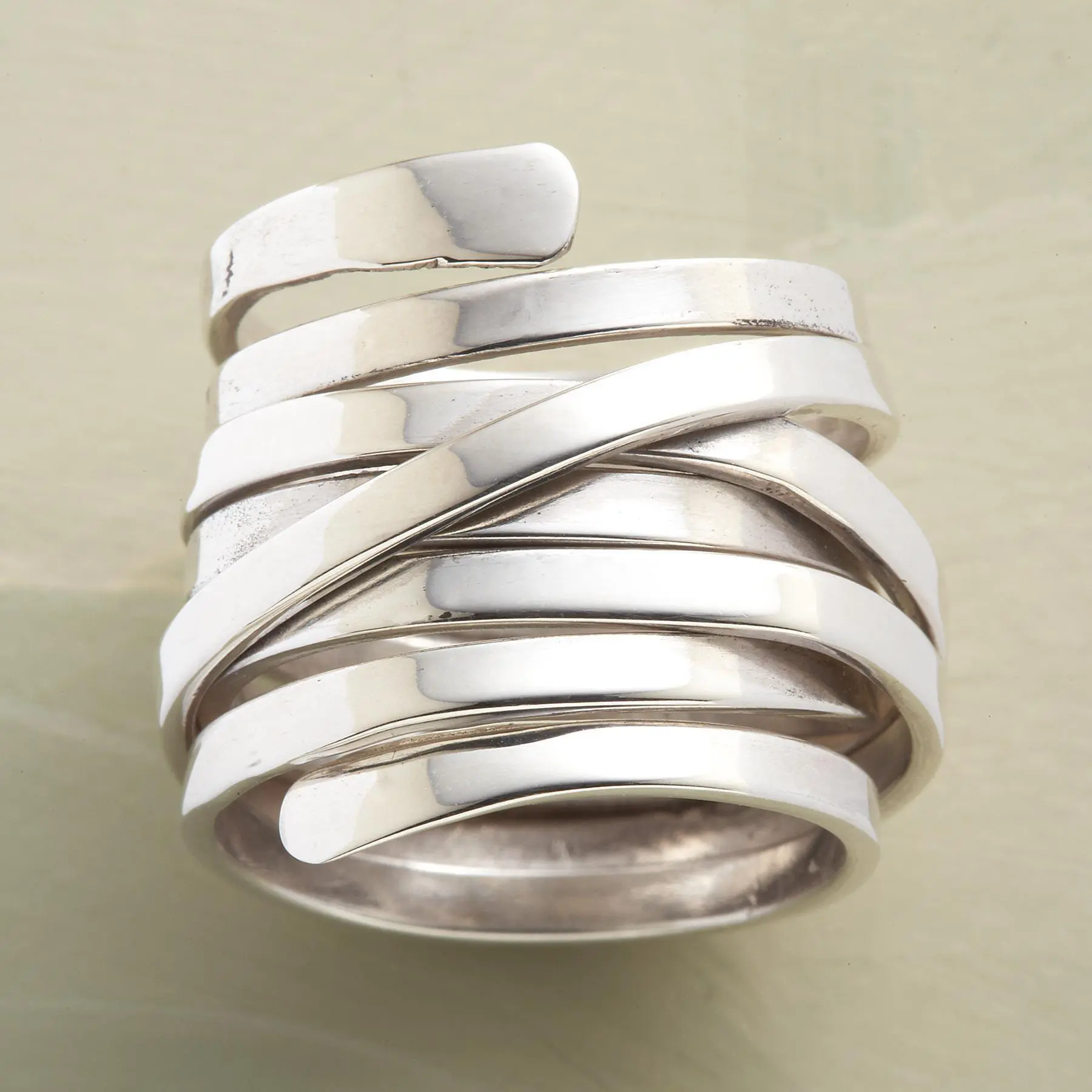 Ariane™ Spiral ring