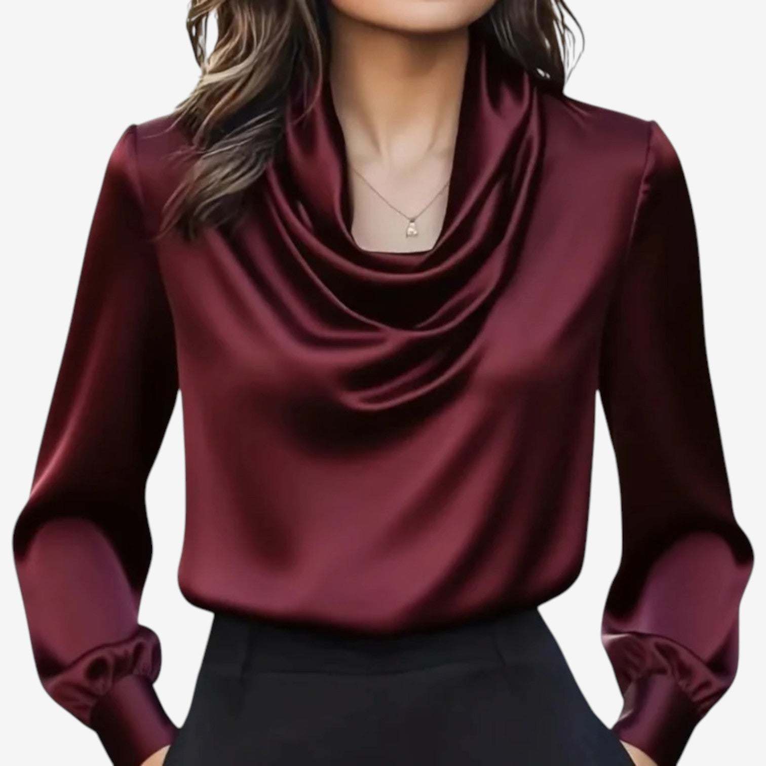Katia™ Bluse med drapert krage